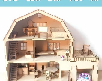 Könnte beinhalten: Ein Holzpuppenhaus mit mehreren Ebenen und Zimmern, darunter eine Küche, ein Wohnzimmer, ein Schlafzimmer und eine Garage. Das Puppenhaus ist aus hellbraunem Holz gefertigt und hat ein weißes Dach. In der Garage steht ein kleines rosa Auto.