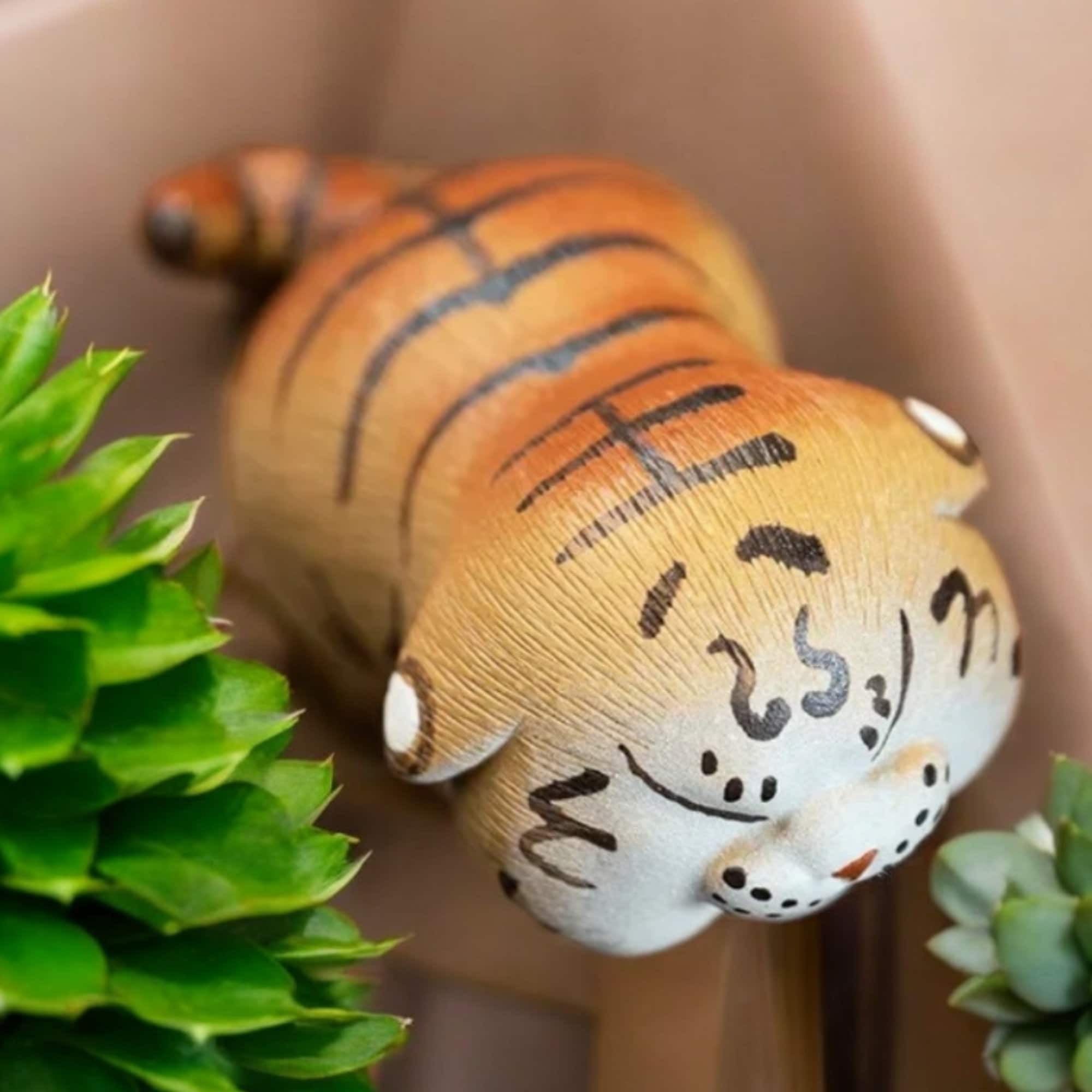 Handmade Yixing Zisha Clay Tea Pet Tiger - Unique Decorative