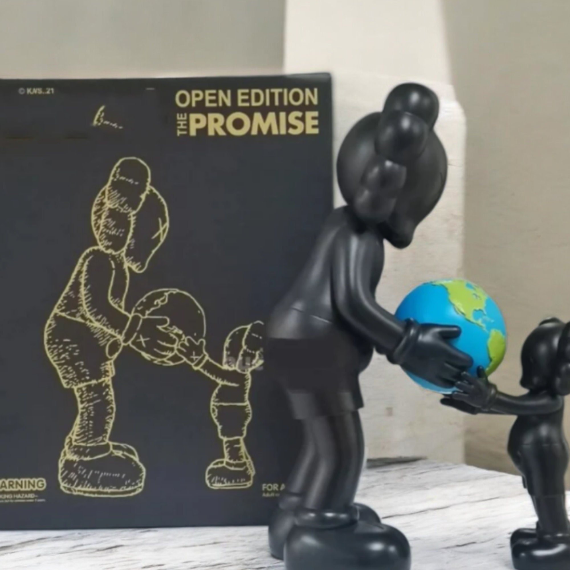 Replica KAWS 'the Promise' Figure Statue - Hypebeast Decor