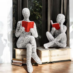 Statua di cartapesta che legge - Figurina di donna creativa e pensatrice - Decorazione unica per ufficio e libreria - Elegante regalo di inaugurazione della casa per gli amanti dei libri