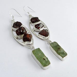 Orecchini in stile boho con granato grezzo e prehnite – Gioielli fatti a mano in argento sterling 925, orecchini a bottone con pietre preziose grezze, regalo artigianale per lei