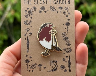 Robin - Enamel Pin