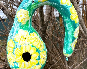 Puff Flowers: Hand painted Gourd Birdhouse