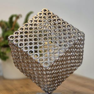 Handgemaakte gelaste kubussculptuur van roestvrij staal