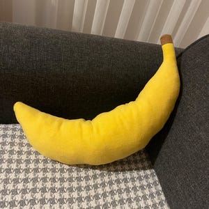 Banankudde – Liten rolig och mysig prydnadskudde - Banandesignad prydnadskudde - 72 cm