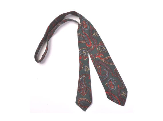 Vintage 30s 40s Green Red Paisley Print Necktie T… - image 1
