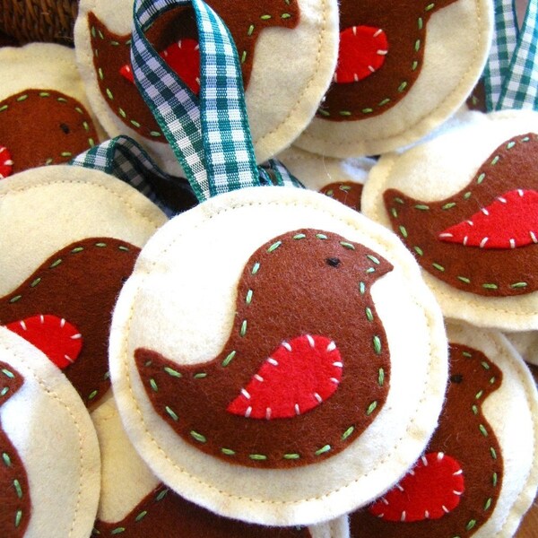 Christmas Decoration 3x set Winter Robin baubles