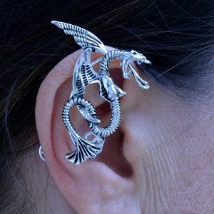 Elfen Ohrmanschette – Kleiner Drachen Design – Verstellbare Elfen Ohrmanschette – Einheitsgröße – Silber oder Gold – Fantasy, Festival & Cosplay Schmuck