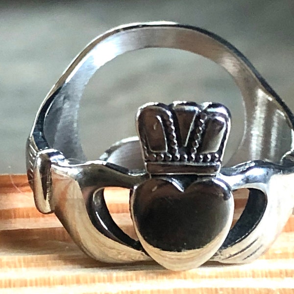 Claddagh beer bottle ring, opens any bottle cap, great party item, Rings, Bands, Sizes 8-15