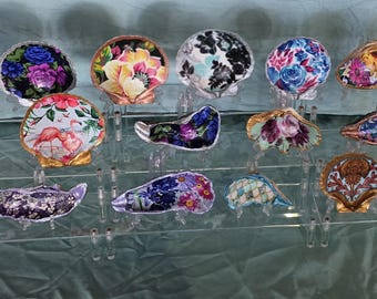 Fabric-decoupaged seashell trinket dishes