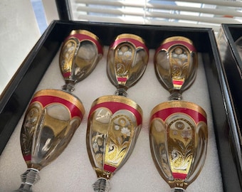 Luxurious Gold and Red Wedding Goblets – Elegant Toasting Glasses for Weddings and Special Celebrations