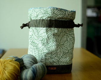 Project bag/ print on natural linen/ zipper pocket for accessories/ Green leaves Personalized Gift 4 Knitter GiftWrapped