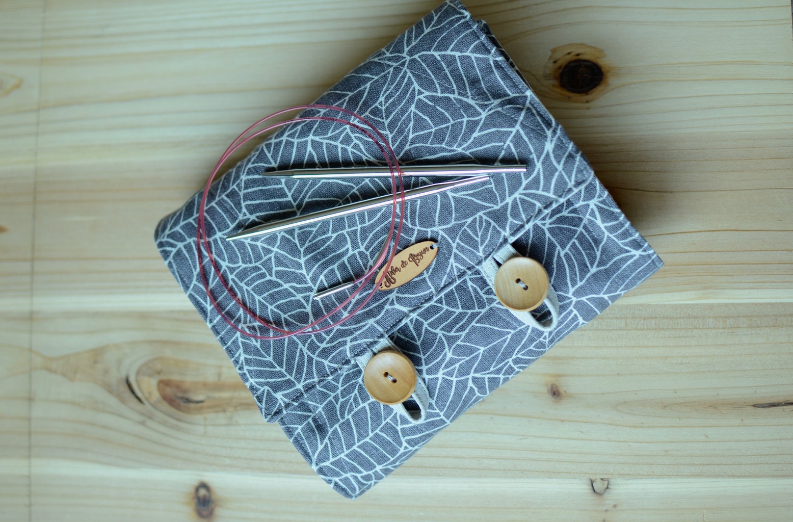 Circular Knitting Needle Case With a Zipper Pocket: Knitting