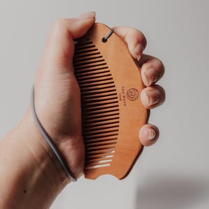 The Wave Comb – Original birth comb for labour & postpartum | Acupressure tool for anxiety, pain relief and insomnia.