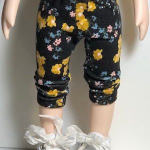 Schwarz mit Goldblumen ... Leggings für Gorjuss und Paola Reina Puppen ...