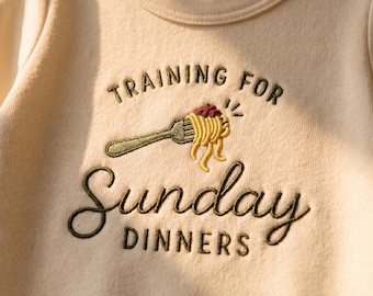 Broderad sparkdräkt med träning inför söndagsmiddagar, rolig babyoutfit, pastababysparkdräkt, italiensk familjegåva