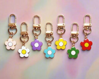 Daisy Flower Clip-On Charm, Badge Reel, Lobster Clasp Zipper Pull, Fanny Pack Backpack Charm, Purse Charm, Bag Pendant, DIY Jewelry Supply