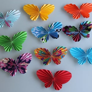 Mariposa de acordeón de origami hecha a mano: elija 15 o 50 piezas del menú desplegable