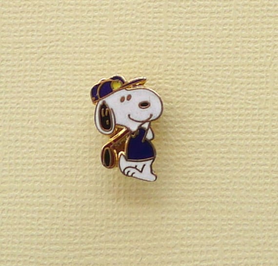 Collectible Peanuts Snoopy Pin