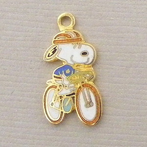 Aviva Vintage Snoopy Peanuts Biking Bicycle with 2 variations Charm Enamel Cloisonne Character 0030 Bild 1