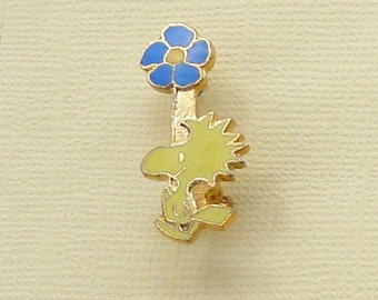 Aviva Vintage Pin Peanuts Woodstock Holding Tall Flower Enamel Cloisonne Collectible 1135