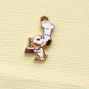 Aviva Vintage Snoopy  Peanuts Happy Birthday America Bicentennial Chef Charm Enamel Cloisonne  Collectible 0027