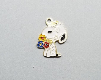 Aviva Vintage Snoopy Sitting Holding Flowers in Love Charm Peanuts Cloisonne Enamel Collectible 0089