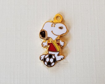 Aviva Vintage Peanuts Snoopy Playing Soccer Charm Enamel Cloisonne Collectible 0122