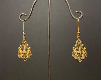 Vintage dangle ornate earrings, little vintage 70’s earrings, gold plated dangle earrings