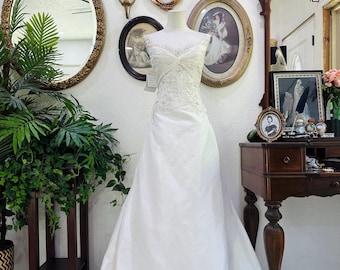 Impresión Bridal A-Line Wedding Gown with Cathedral Train