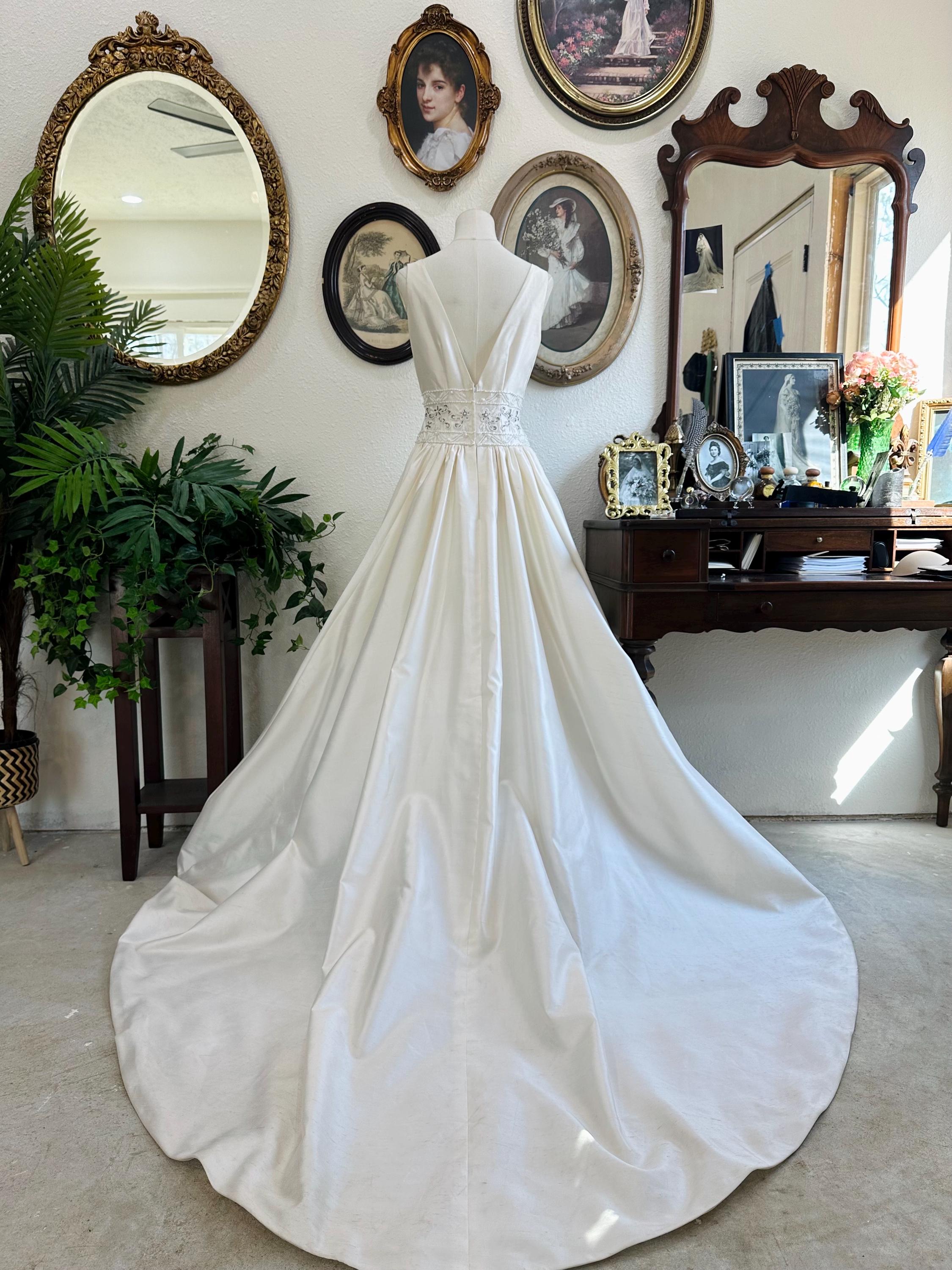 alfred angelo champagne wedding dress Alfred Angelo Champagne Taffeta Wedding Dress  Size M