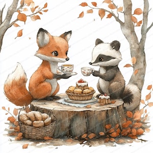 Puede incluir: Ilustración en acuarela de un zorro y un mapache disfrutando del té y pasteles en un tocón de árbol. El zorro es naranja, el mapache es gris y blanco. Una cesta de pan está cerca, con hojas de otoño.