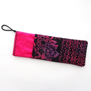 Reisetui krultang, roze en zwarte batik bloemenstof platte ijzeren hoes, hittebestendig gevoerde hoes, reisorganisatortas, cadeau voor haar