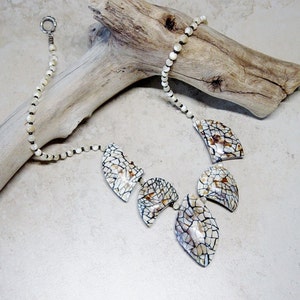 Shell Bead Necklace, Bib, Mother of Pearl Bead Necklace, Laminated Resin Crackle Shell Beads, Beach, Shell Necklace, Black & White Necklace