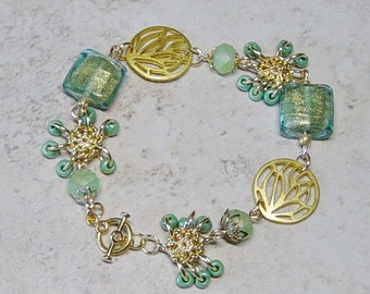 Green Lamp Work Glass Bead Bracelet, Gold  Beaded Bracelet, Gold Filigree Bracelet, Green Bracelet, Gold Bracelet, Gift for Mom, Boho