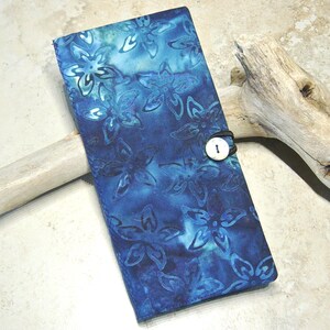 Cartera para tarjetas de crédito - Organizador de archivos con inserción de diario - Estuche para tarjetas de presentación - Cartera de tela batik azul índigo - Boho - Tropical