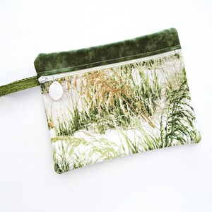 Clutch mit Reißverschluss am Strandgras: Essentials Purse (5 &quot;x 6 1/2&quot; )