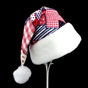 Gorro de Papá Noel con patchwork patriótico, franela roja, blanca y azul, ribete de sherpa sintética