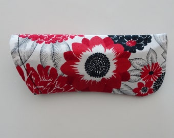 Eyeglass Case, Sunglasses Case, Red Black and White Floral Fabric Eyewear Case, Case for Glasses, Cottage Chic, Floral Eyewear Case