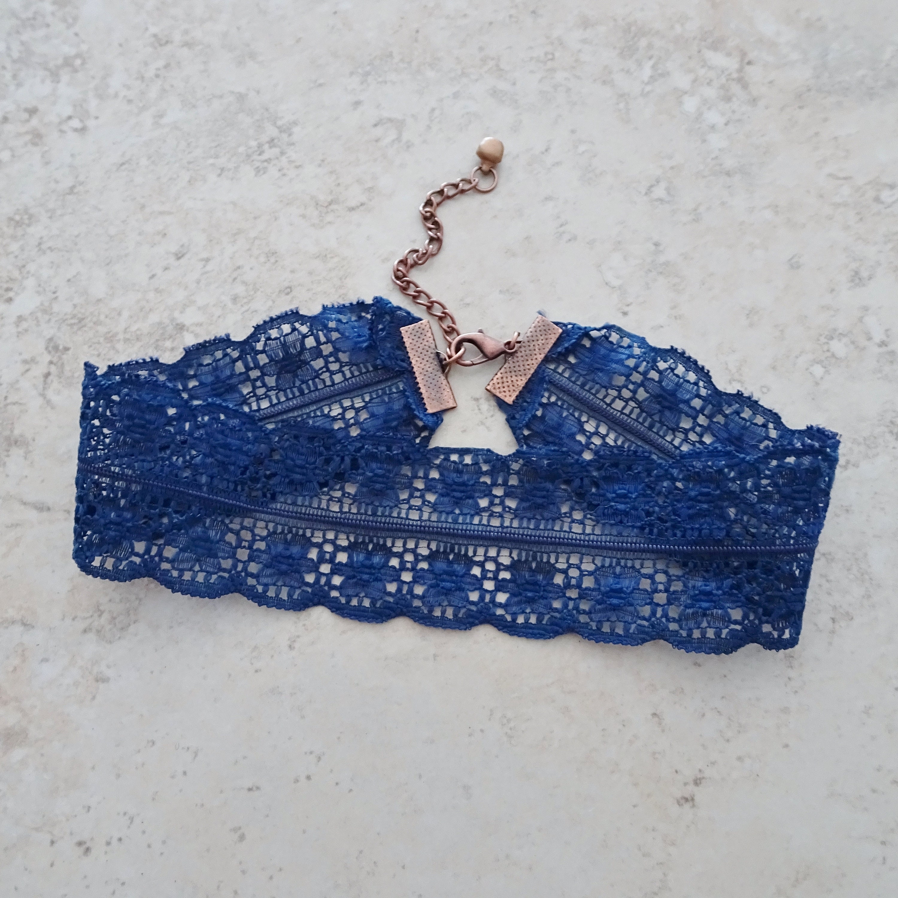 Blue lace sale choker
