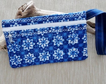 Blue Block Print Fabric Wristlet Purse, Zippered Cell Phone Purse, Carry Essentials Purse, Small Handbag, Wrist Handbag, Boho