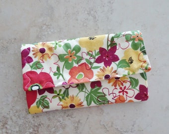 Coupon Organizer, Receipt Organizer, Coupon Wallet, Cottage Floral Print Fabric Organizer Wallet, Gift for Mom, Fabric Coupon Case