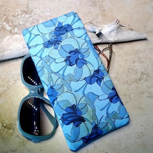 Double Pocket Eyeglass Case - Sunglasses & Reader Glass Case - Blue Floral Fabric Eyewear Case - Case for Glasses - Cottage Chic - 2 Pockets