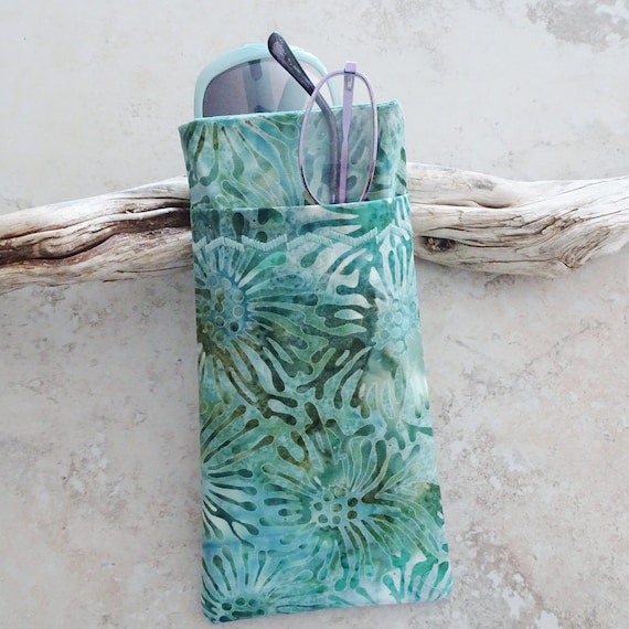 Double etui a lunettes etui pour 2 paires de lunettes lunettes de soleil et etui en verre Reader etui a lunettes en tissu Aqua Batik etui a lunettes tropical Etsy France