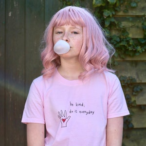 Child&#39;s Be Kind screen printed cotton t-shirt
