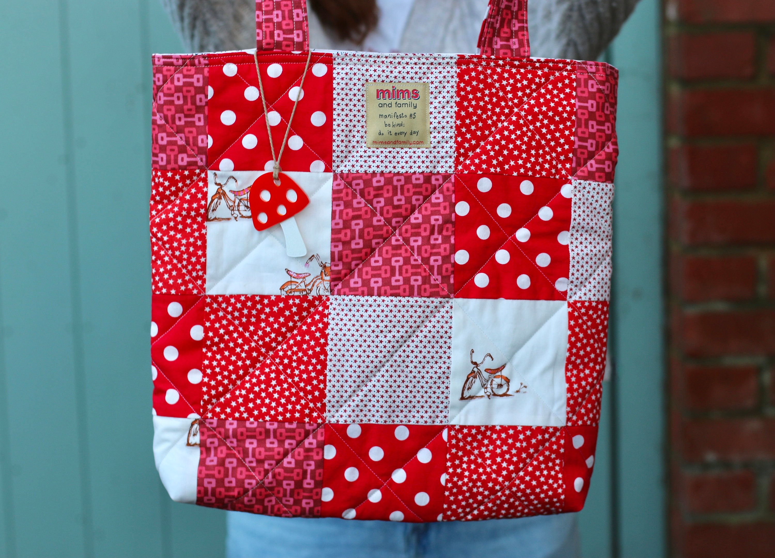 想像を超えての Patchwork Red Handmade Quilted Fabric Repurposed With Bag バッグ