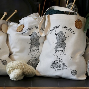 Illustrated Knitting Project Bag with ball of yarn hang tag- yarn bag - knitting bag