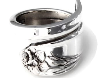 Classic Daffodil Wrapped Spoon Ring From 1950