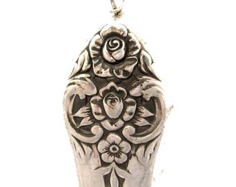 Collana con campanellino fatato, argenteria, gioielli, piantagione, 1948