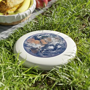 Wham-O Frisbee - Planet Earth photograph immagine 1